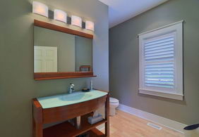 Powder Room - Country homes for sale and luxury real estate including horse farms and property in the Caledon and King City areas near Toronto